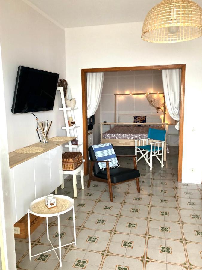 Vacanzenaxos - Casa Frontemare Apartment Giardini Naxos Exterior foto