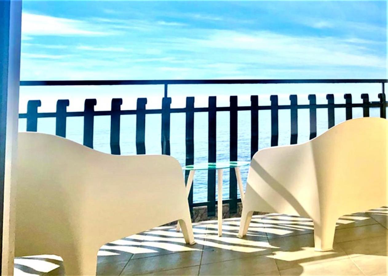 Vacanzenaxos - Casa Frontemare Apartment Giardini Naxos Exterior foto